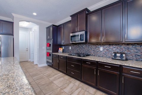 Casa en venta en Land O' Lakes, Florida, 5 dormitorios, 305 m2 № 1911598 - foto 9