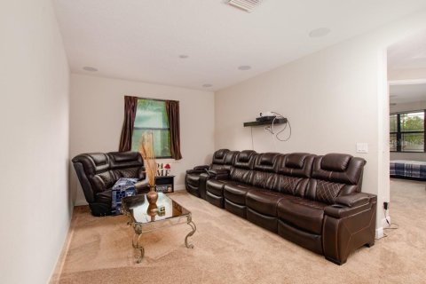 Casa en venta en Land O' Lakes, Florida, 5 dormitorios, 305 m2 № 1911598 - foto 12