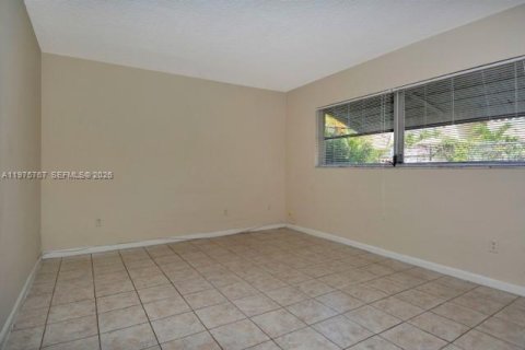 Condo in Fort Lauderdale, Florida, 1 bedroom  № 2040061 - photo 13