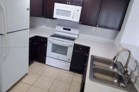 Снять в аренду кондоминиум в Лейк-Уорт, Флорида 2 спальни, 102.66м2, № 2004662 - фото 13