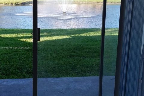 Кондоминиум с 2 спальнями в Лейк-Уорт, Флорида № 2004662