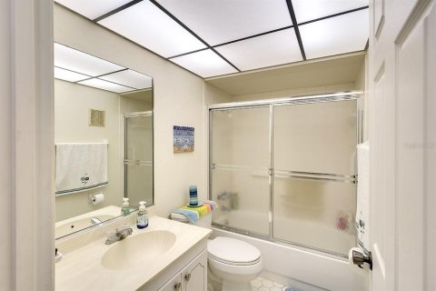 Condo in Bradenton, Florida, 2 bedrooms  № 1719572 - photo 13