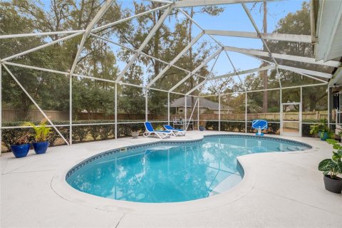 House in Gainesville, Florida 4 bedrooms, 260.31 sq.m. № 2109544 - photo 2