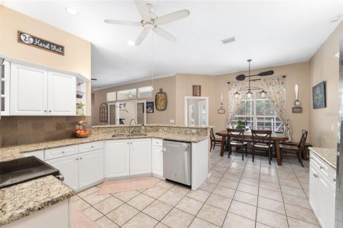House in Gainesville, Florida 4 bedrooms, 260.31 sq.m. № 2109544 - photo 26