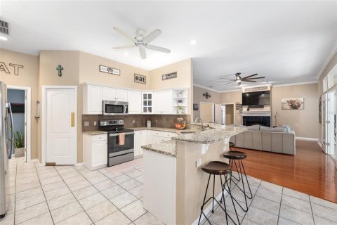 House in Gainesville, Florida 4 bedrooms, 260.31 sq.m. № 2109544 - photo 21