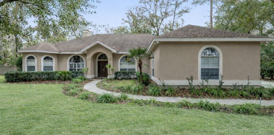 House in Gainesville, Florida 4 bedrooms, 260.31 sq.m. № 2109544