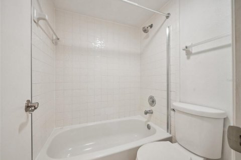 Touwnhouse à vendre à Titusville, Floride: 2 chambres, 148.83 m2 № 1912671 - photo 12
