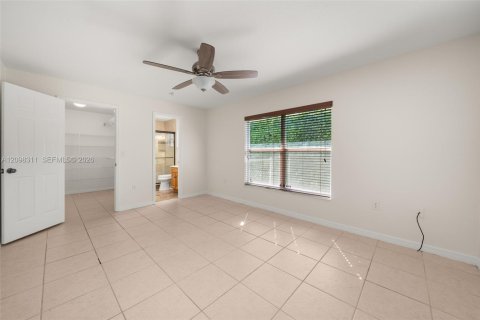 House in Sebring, Florida 2 bedrooms, 171.5 sq.m. № 2397140 - photo 17
