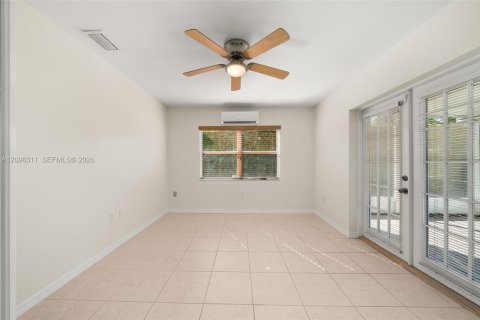 House in Sebring, Florida 2 bedrooms, 171.5 sq.m. № 2397140 - photo 28