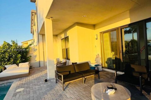 Casa en venta en Boca Raton, Florida, 5 dormitorios, 427.81 m2 № 1974473 - foto 26