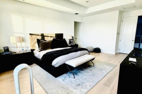 Casa en venta en Boca Raton, Florida, 5 dormitorios, 427.81 m2 № 1974473 - foto 11