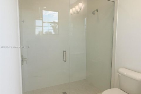 Casa en venta en Boca Raton, Florida, 5 dormitorios, 427.81 m2 № 1974473 - foto 18