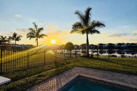 Casa en venta en Boca Raton, Florida, 5 dormitorios, 427.81 m2 № 1974473 - foto 2