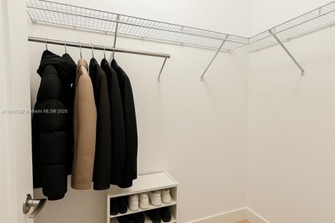 Casa en venta en Boca Raton, Florida, 5 dormitorios, 427.81 m2 № 1974473 - foto 13