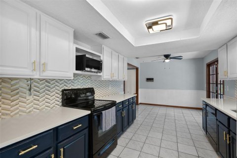 House in Orlando, Florida 4 bedrooms, 266.82 sq.m. № 1843071 - photo 12