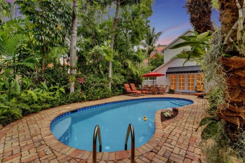 House in Delray Beach, Florida 4 bedrooms, 233.46 sq.m. № 2158283 - photo 11