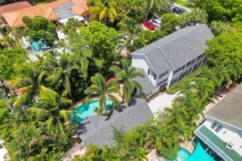 House in Delray Beach, Florida 4 bedrooms, 233.46 sq.m. № 2158283 - photo 3