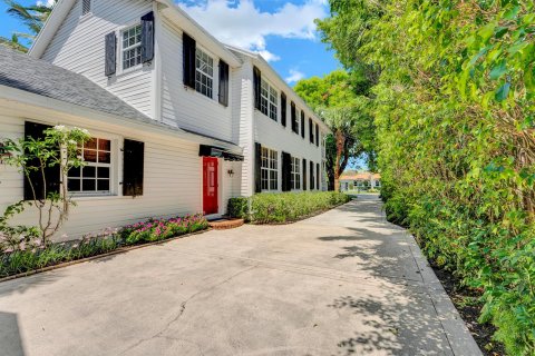 House in Delray Beach, Florida 4 bedrooms, 233.46 sq.m. № 2158283 - photo 6