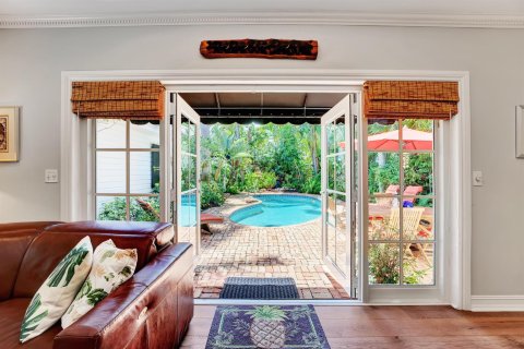 House in Delray Beach, Florida 4 bedrooms, 233.46 sq.m. № 2158283 - photo 10