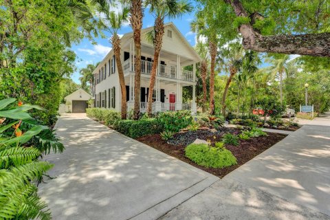 House in Delray Beach, Florida 4 bedrooms, 233.46 sq.m. № 2158283