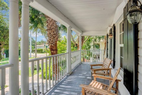 House in Delray Beach, Florida 4 bedrooms, 233.46 sq.m. № 2158283 - photo 5