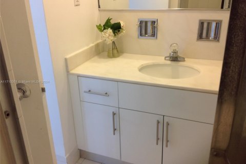 Copropriété à louer à Miami Beach, Floride: 2 chambres, 95.69 m2 № 1868581 - photo 2