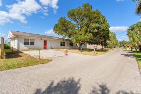 Casa en venta en Spring Hill, Florida, 3 dormitorios № 2102954 - foto 9