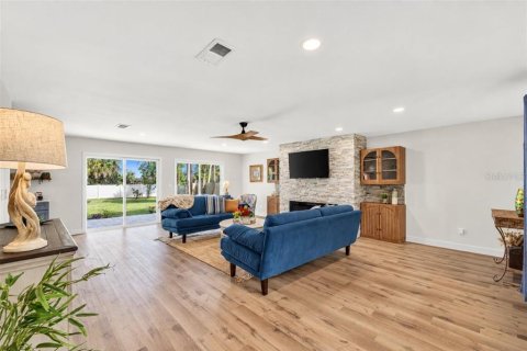 Villa ou maison à vendre à Daytona Beach, Floride: 4 chambres, 248.14 m2 № 2398542 - photo 25