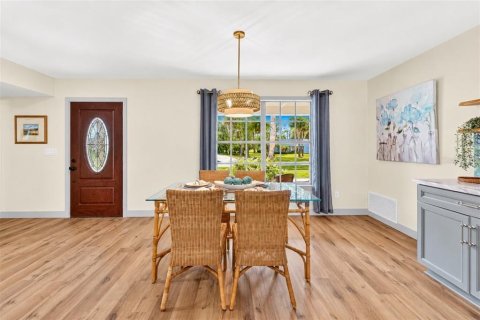Villa ou maison à vendre à Daytona Beach, Floride: 4 chambres, 248.14 m2 № 2398542 - photo 10