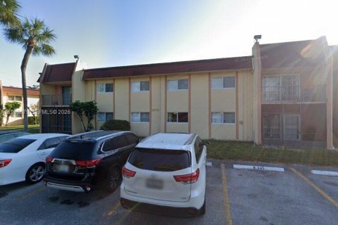 Condo in Lauderhill, Florida, 2 bedrooms  № 2051735