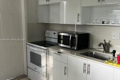 Снять в аренду виллу или дом в Майами, Флорида 2 спальни, 111.48м2, № 2023213 - фото 9