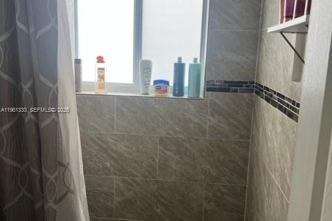 Снять в аренду виллу или дом в Майами, Флорида 2 спальни, 111.48м2, № 2023213 - фото 7