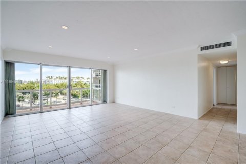 Condominio en venta en Miami, Florida, 1 dormitorio, 94.02 m2 № 1952008 - foto 18