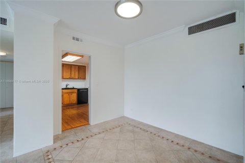 Condominio en venta en Miami, Florida, 1 dormitorio, 94.02 m2 № 1952008 - foto 17
