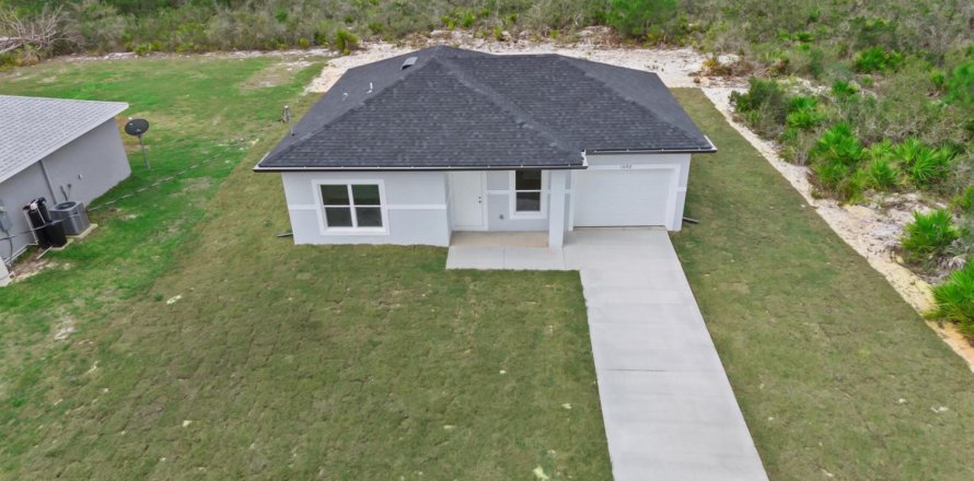 House in Lake Placid, Florida 2 bedrooms, 120.49 sq.m. № 2250078