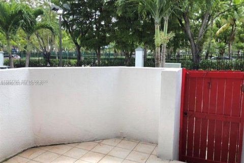 Touwnhouse à louer à Aventura, Floride: 2 chambres, 155.43 m2 № 2029348 - photo 3