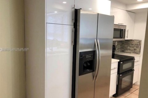 Touwnhouse à louer à Aventura, Floride: 2 chambres, 155.43 m2 № 2029348 - photo 25