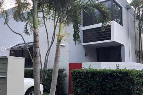 Touwnhouse à Aventura, Floride 2 chambres, 155.43 m2 № 2029348