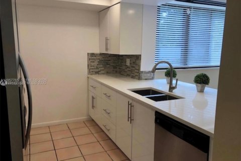 Touwnhouse à louer à Aventura, Floride: 2 chambres, 155.43 m2 № 2029348 - photo 21