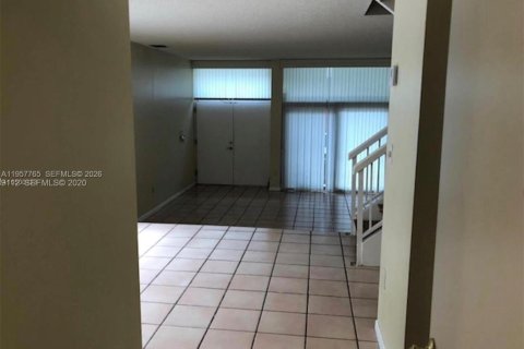 Touwnhouse à louer à Aventura, Floride: 2 chambres, 155.43 m2 № 2029348 - photo 16
