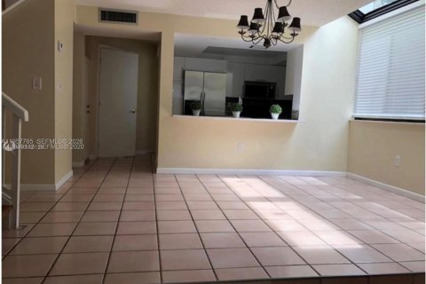 Touwnhouse à louer à Aventura, Floride: 2 chambres, 155.43 m2 № 2029348 - photo 6