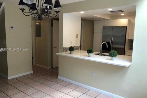 Touwnhouse à louer à Aventura, Floride: 2 chambres, 155.43 m2 № 2029348 - photo 26