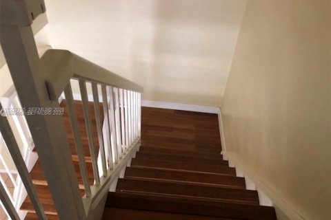 Touwnhouse à louer à Aventura, Floride: 2 chambres, 155.43 m2 № 2029348 - photo 17