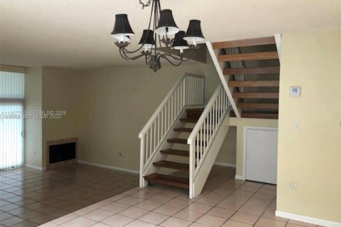Touwnhouse à louer à Aventura, Floride: 2 chambres, 155.43 m2 № 2029348 - photo 13