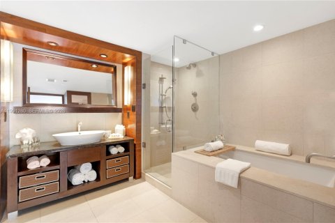 Снять в аренду кондоминиум в Майами-Бич, Флорида 1 спальня, 61.5м2, № 2052357 - фото 13