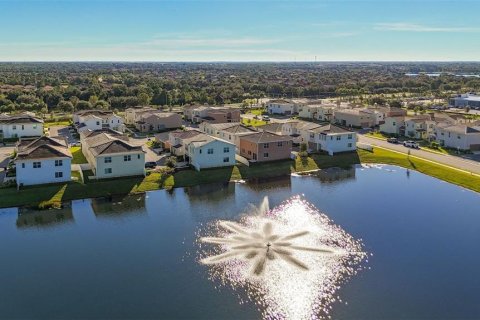 House in Lakewood Ranch, Florida 3 bedrooms, 192.96 sq.m. № 2225857 - photo 13