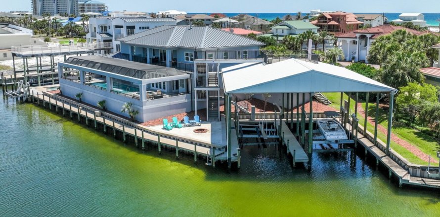 House in Destin, Florida 5 bedrooms, 506.69 sq.m. № 561265