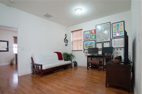 Adosado en alquiler en Miami, Florida, 3 dormitorios, 176.51 m2 № 1993749 - foto 25