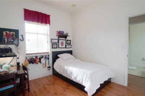 Adosado en alquiler en Miami, Florida, 3 dormitorios, 176.51 m2 № 1993749 - foto 23