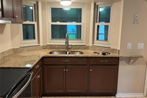 Casa en venta en Lake Panasoffkee, Florida, 3 dormitorios, 105.91 m2 № 1778616 - foto 8